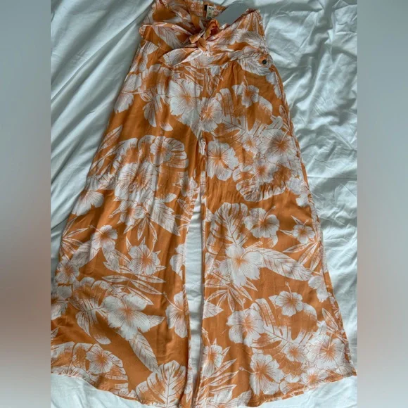 New Roxy Tropical Floral Wide-Leg Pants in Orange and White - Picture 2 of 5